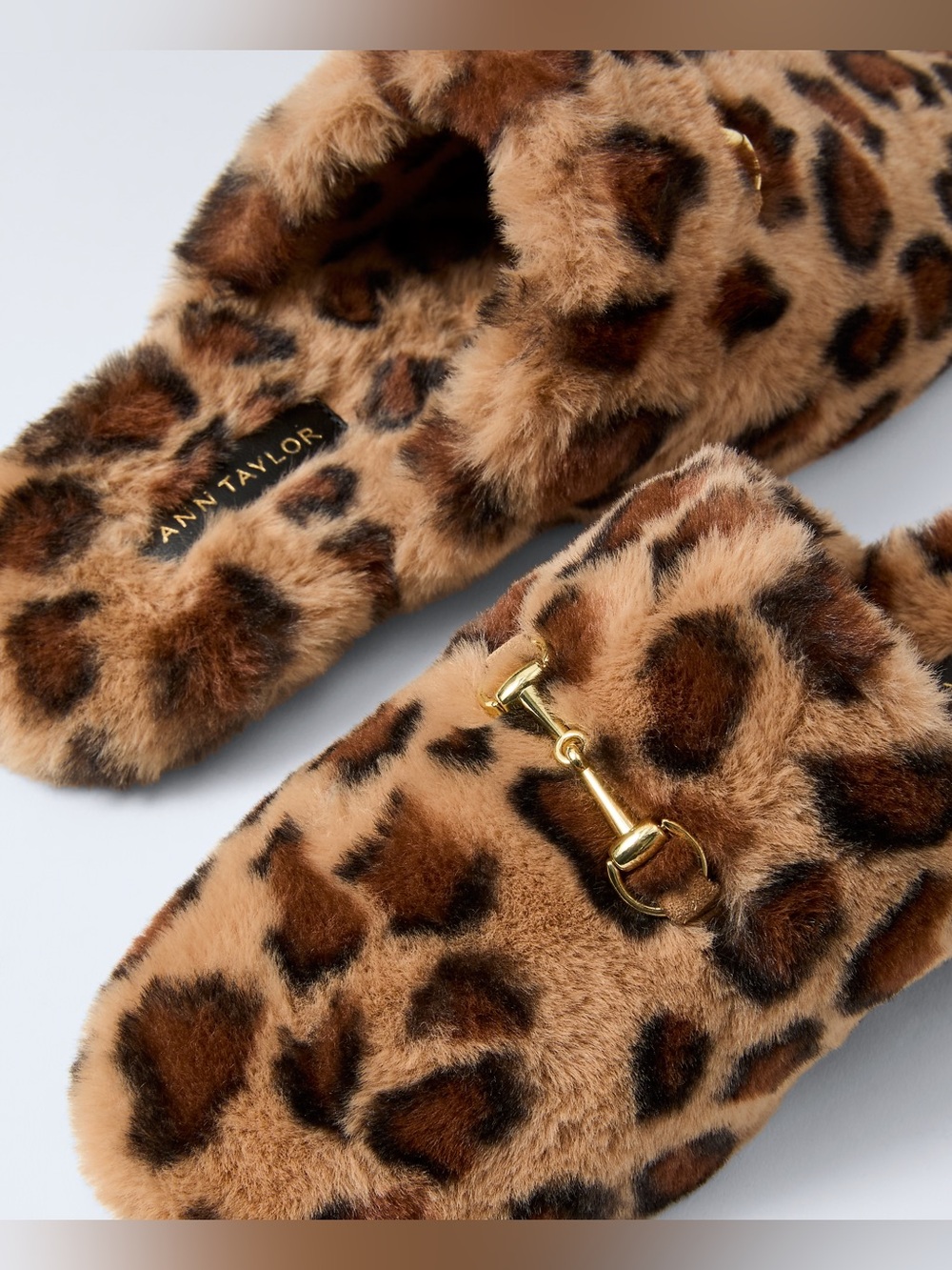 Ann Taylor Weekend Horsebit Fuzzy Slide Flats size 9US